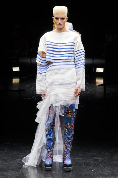 Look 24